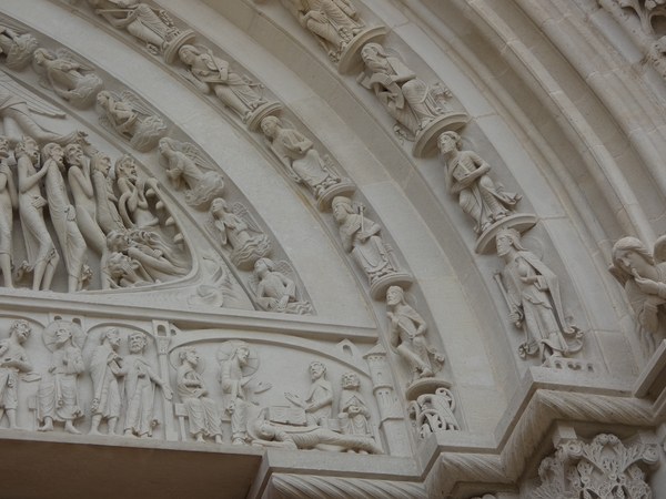 V�zelay: basilica e collina