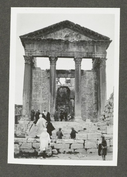 Dougga: strade e monumenti di Thugga