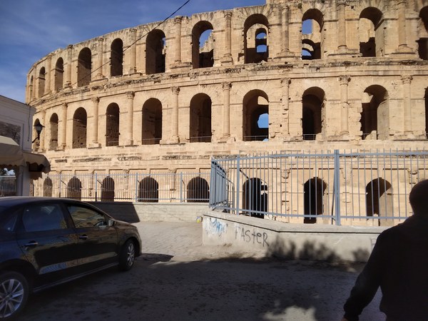 El Jem: l anfiteatro e la citta romana