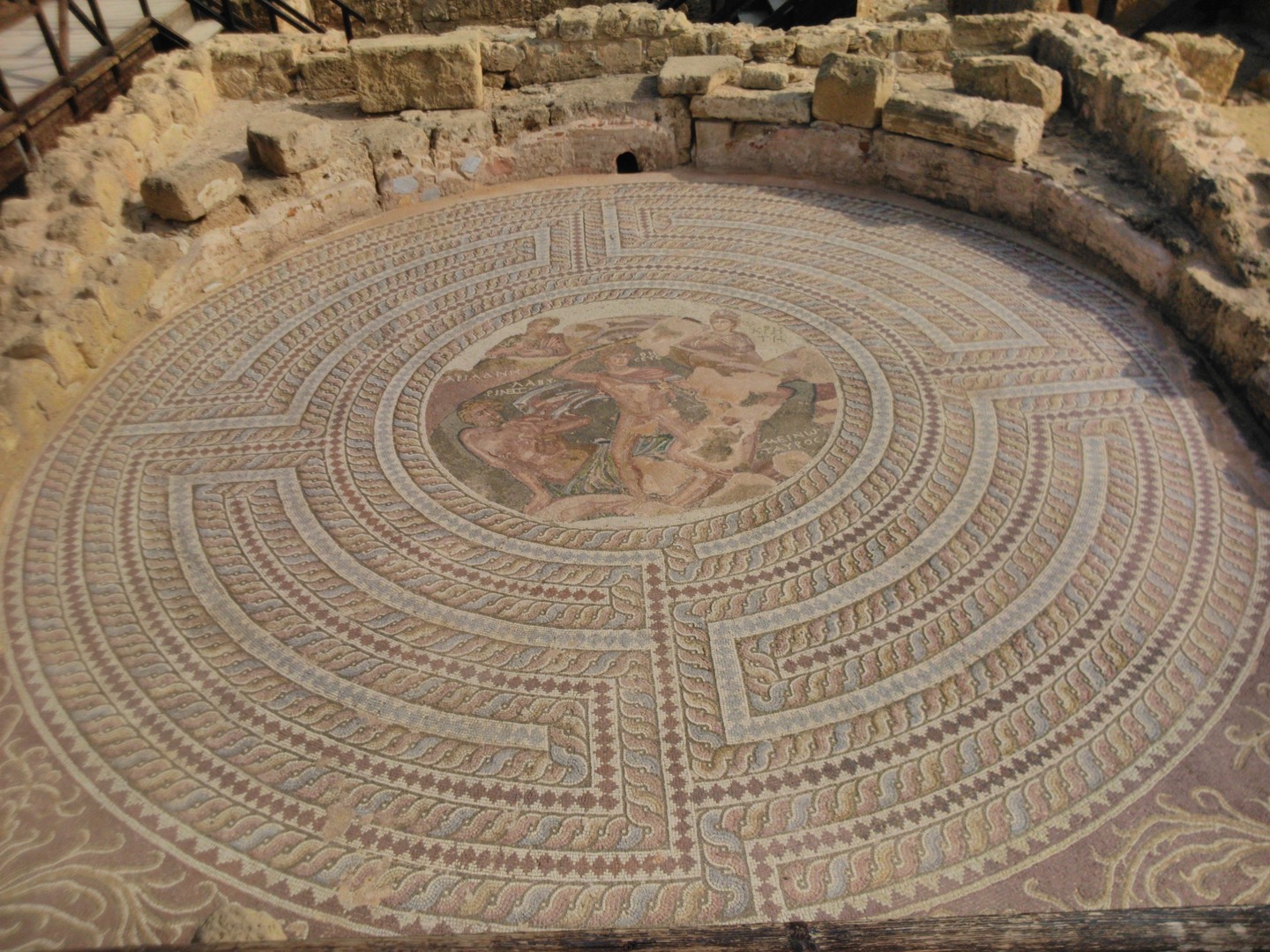 Audioguida Paphos: mosaici, necropoli e paesaggio sacro