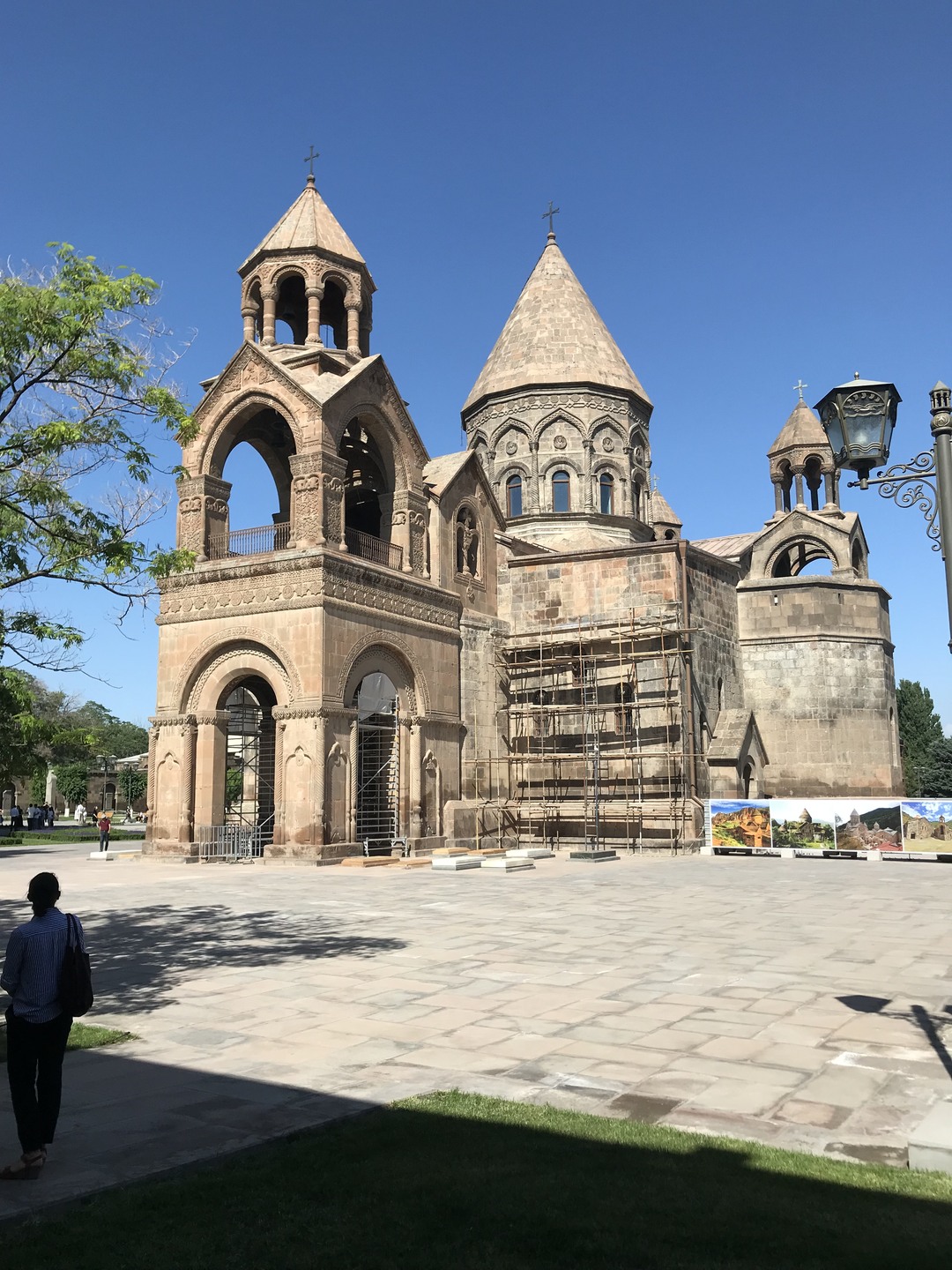 Audioguida Echmiatsin e Zvartnots: chiese e memoria